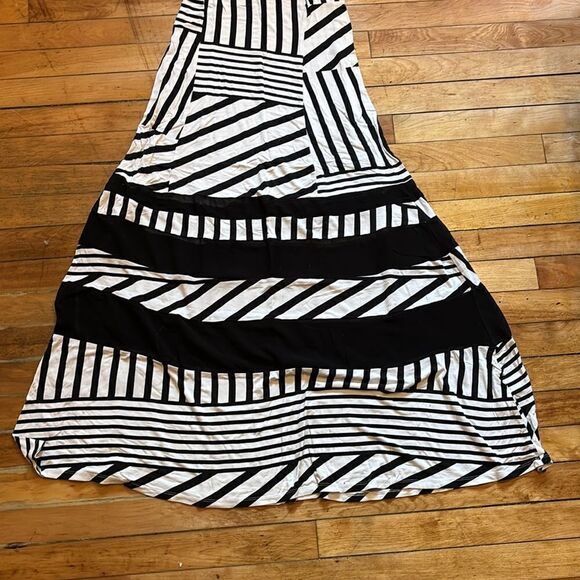 Bundle of 2 Women’s Patterned maxi and 3/4 Sleeve Dresses Size XS - Picture 8 of 11